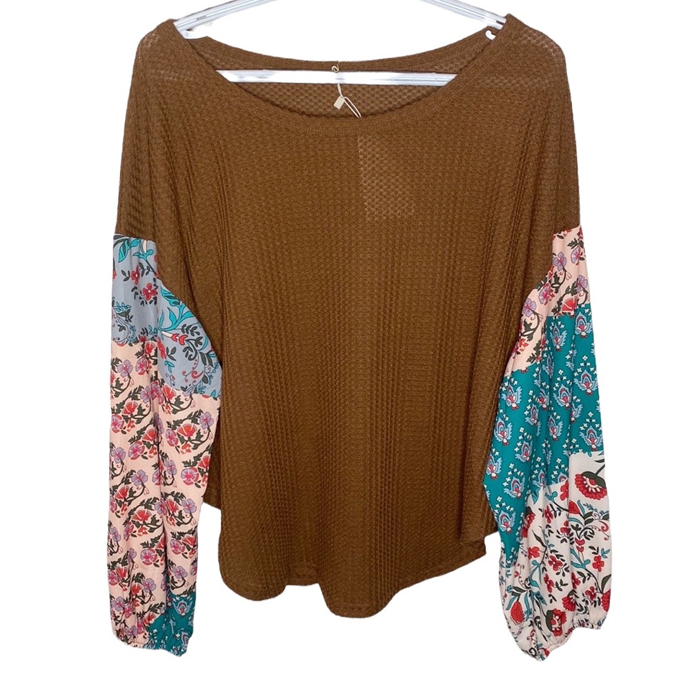 Tracies relaxed cut waffle knit thermal with contrast floral boho sleeves size L